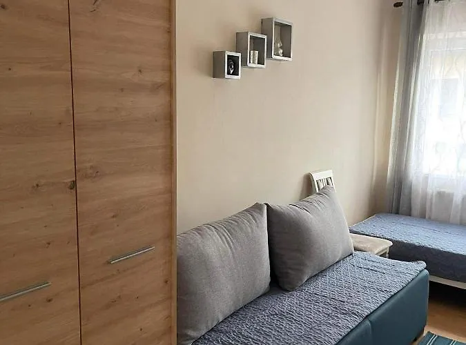 Kristalo アパート スボティツァ