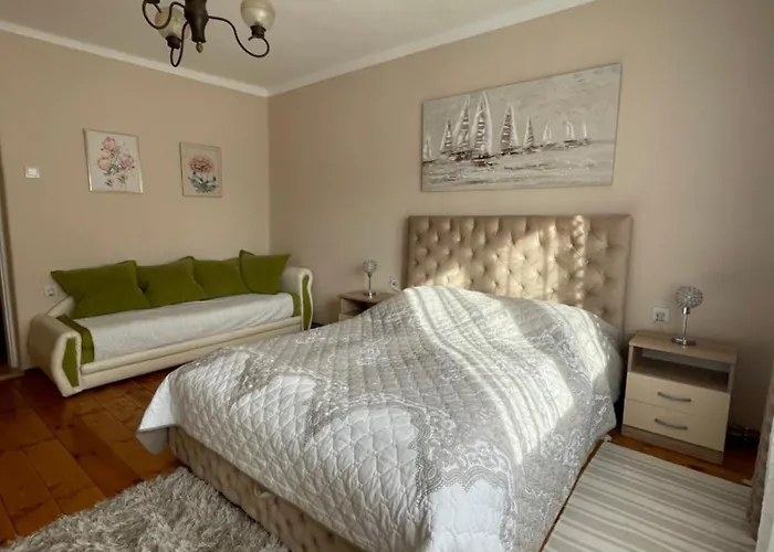 アパート Kristalo